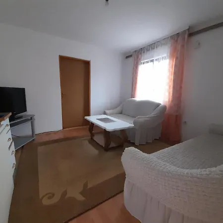 Apartment 17