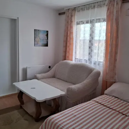 Apartment 17